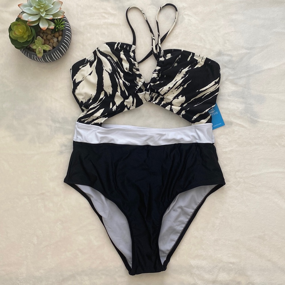 NWT Plunge Neckline Cutout Criss Cross Bathing Suit